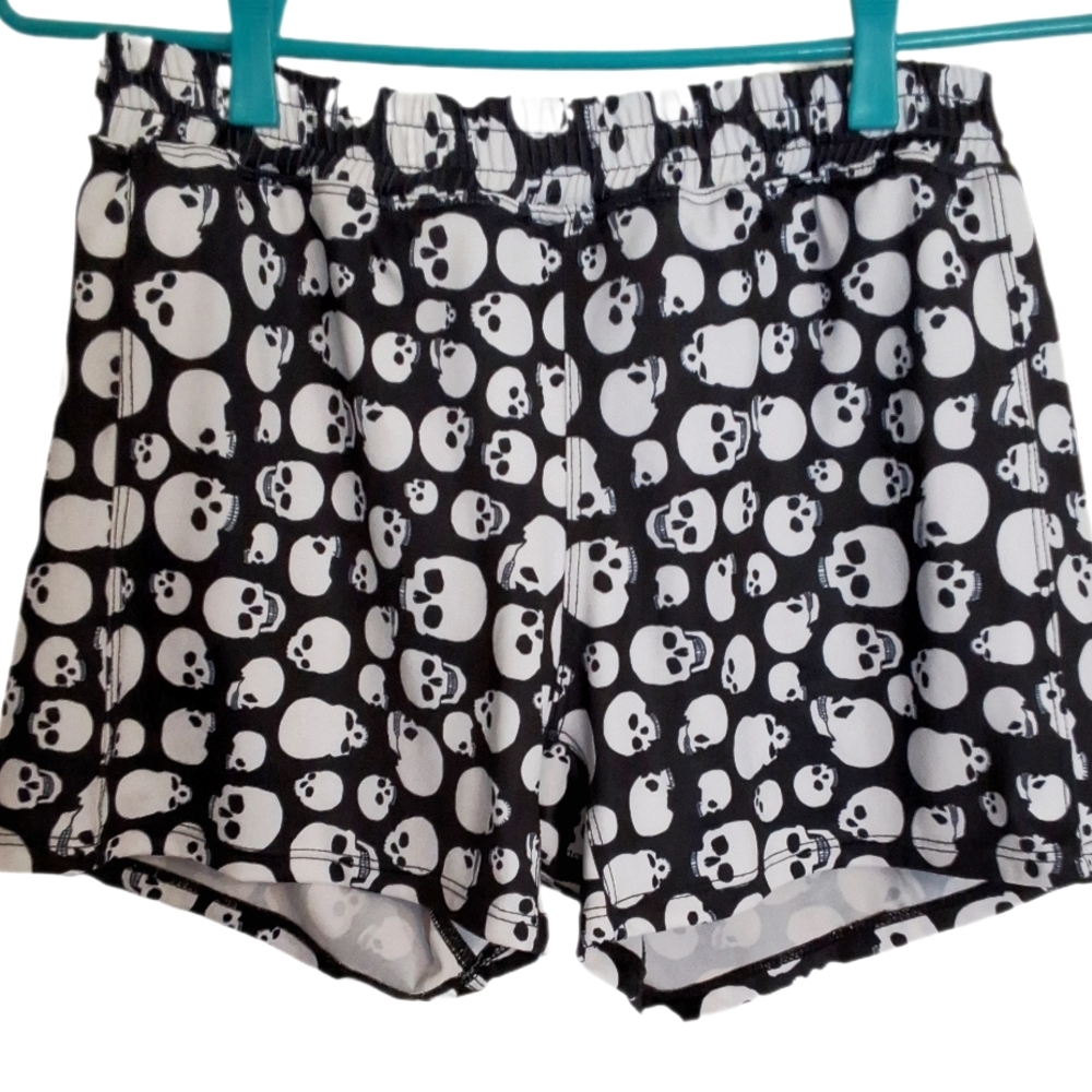 Onzie Skull Print Athletic Shorts Black White M/L